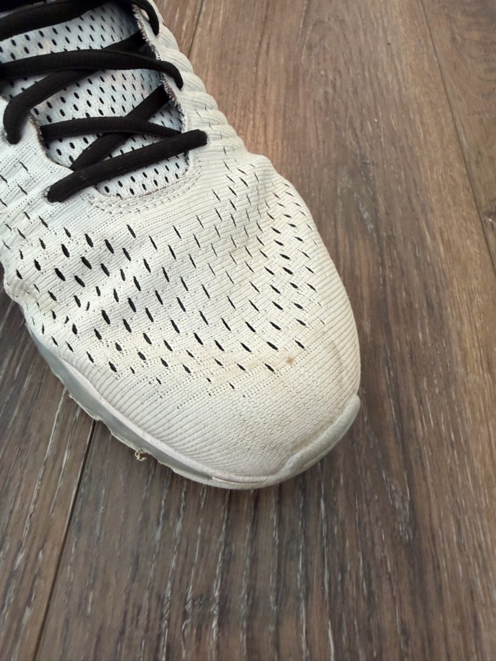 Nike Air Max 2017 White and Black Athletic Trainers - Picture 5 of 7